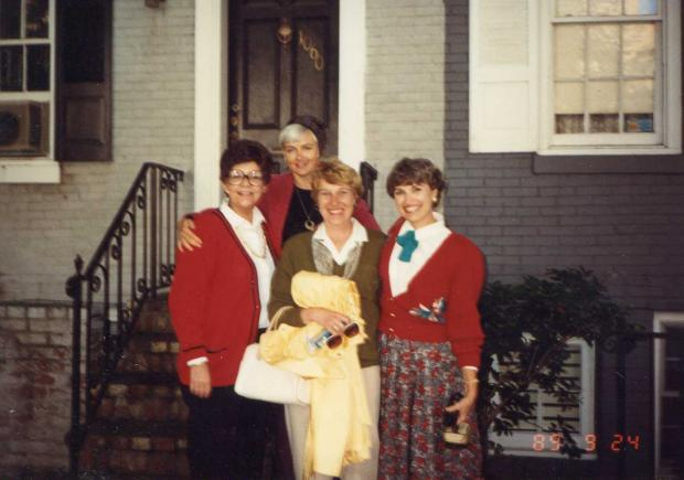 Strolling in Georgetown, Lois Larsen, Janet Graham, Carol Sue Crookham & Judy Anderson